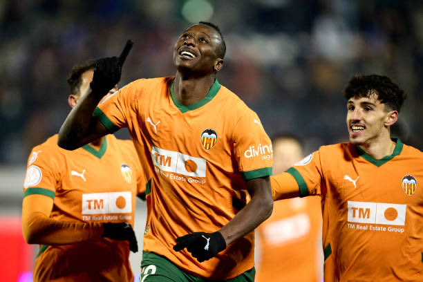 فالنسيا بالعربي tweet media