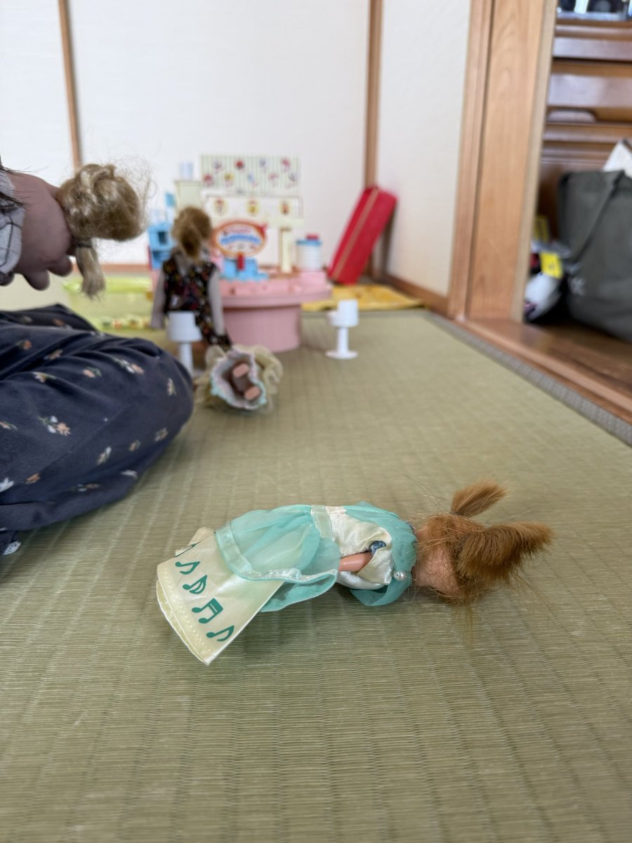 年始早々商談会議してる。