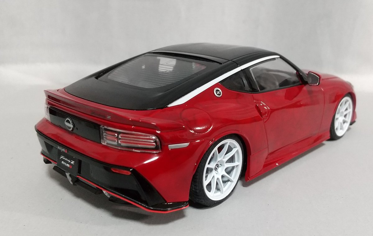 アモーレ 新春第二段は1/24楽プラ最新作の RZ34 FAIRLADY Z NISMO 2024 塗装勝負