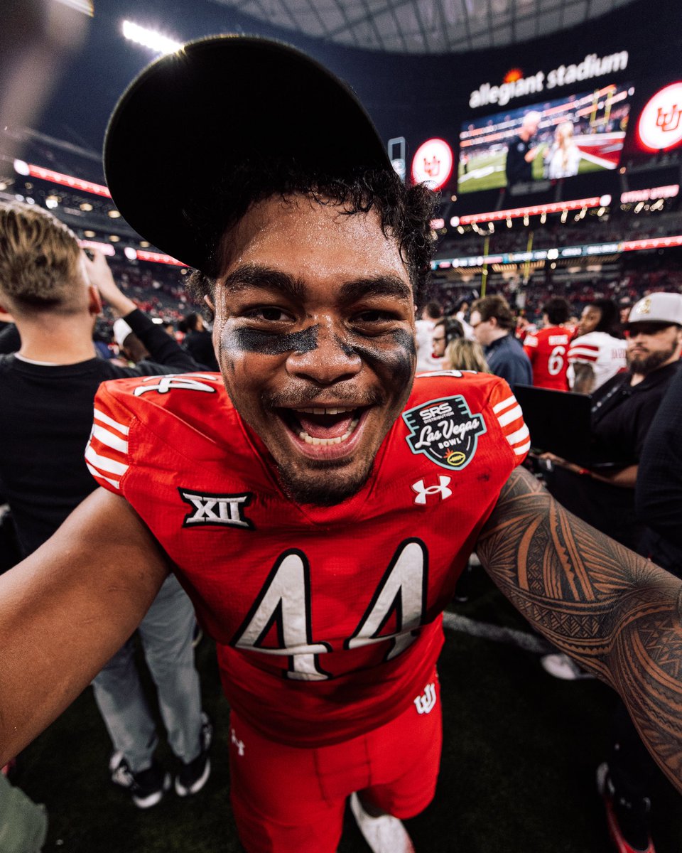 LasVegasBowl's tweet image. Still fired up from last night at @AllegiantStadm. 😎🙌 

#LVBowl | #GoUtes | #BowlSeason