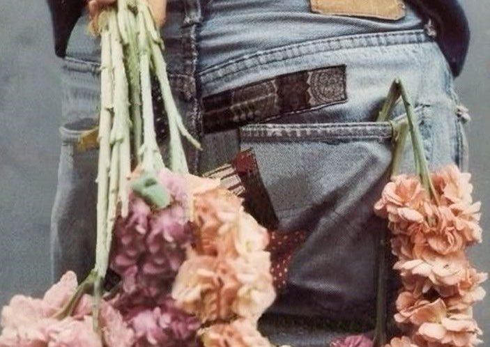 violet sorrengail tweet media