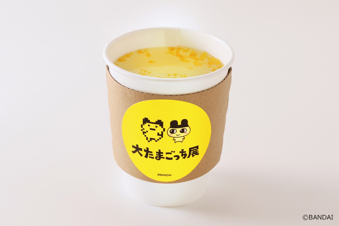 TMGC_ten's tweet photo. ＼＼『＃大たまごっち展』 開催まで… あと5日！！／／ 

【コラボカフェ】
コラボカフェではフードトラックも実施！！メニューの一部をご紹介します✨
・「ホッとあったまろー！ホットレモネード」500円（税込）
・「たまフェイスアメリカンドック600円（税込） https://t.co/sHbfRkafGu