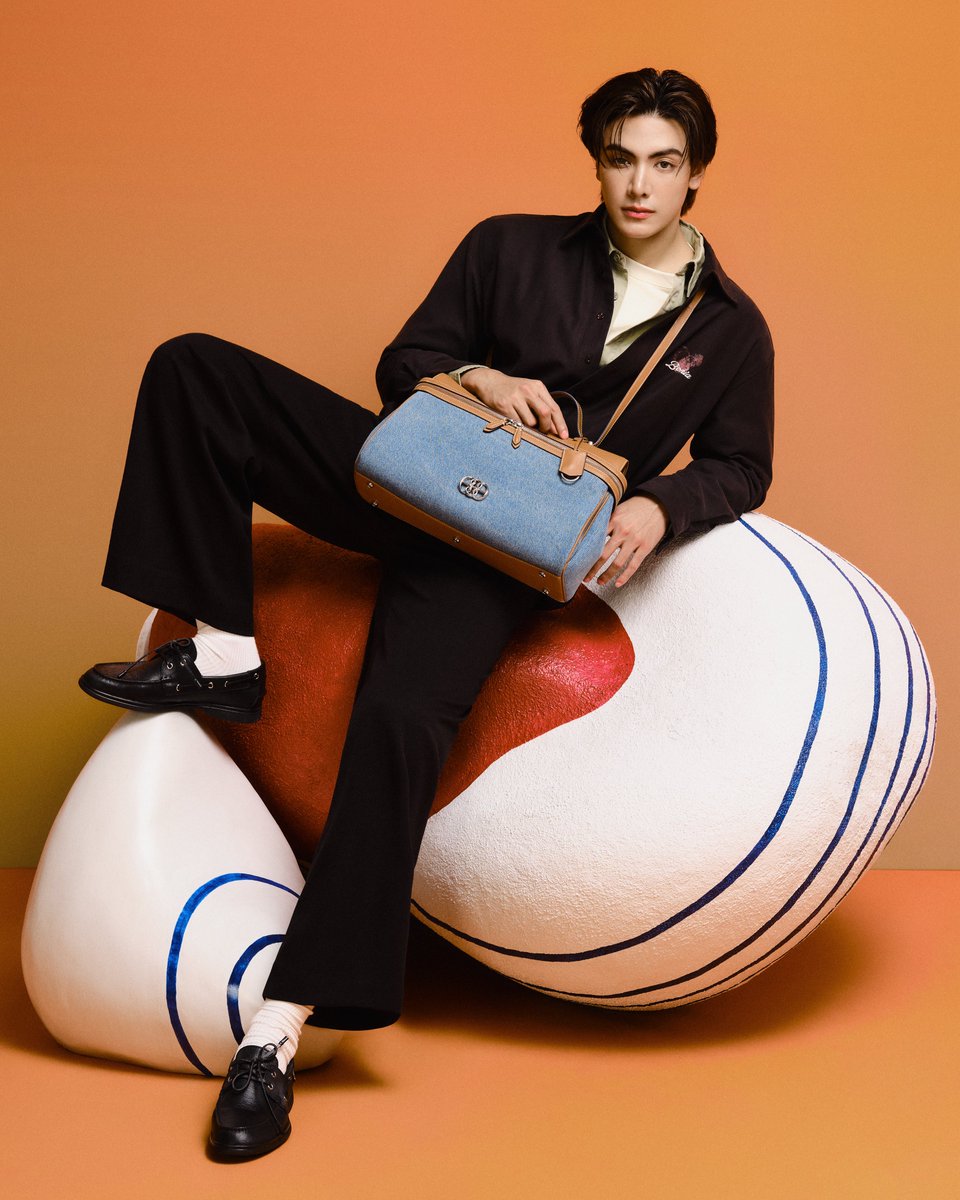 ChenRcj's tweet image. So happy to share this good news with all of you as we start the new year ✨

I'm truly honoured to be the brand muse for BONIA's (@bonia) Spring Summer 2026.

Will I be in Kuala Lumpur? Swipe to see... 6️⃣7️⃣👀

Stay tuned for what's coming next and show lots of love for…