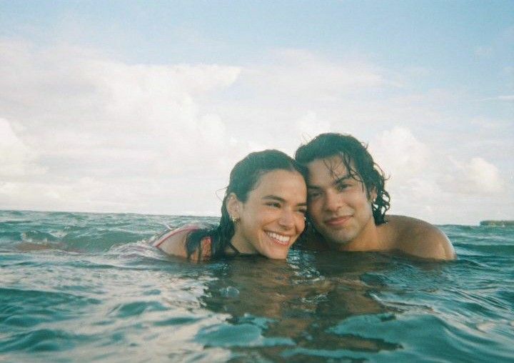 exyqween's tweet image. Um fato: sem ser o " jogador " mala, a Bruna Marquezine só pegou os colírios 🤌