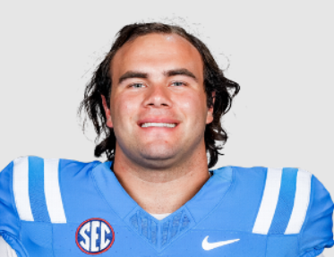 Marcus_NY10's tweet image. 51 year old, 27th year senior Luke Hasz scores the go-ahead touchdown for Ole Miss to make it 12-7 early in the second quarter.