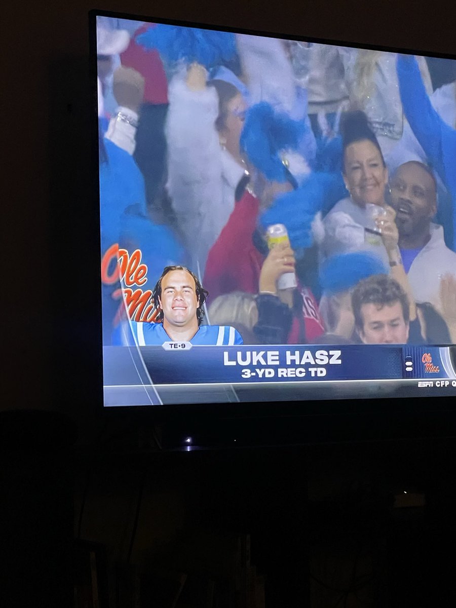 Dfly1990's tweet image. How fucking old is Luke Hasz?!?! @OleMissFB