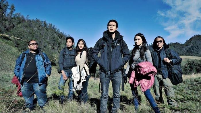 HabisNontonFilm's tweet image. Gimana kalau ternyata semua pemain OG 5CM diganti?