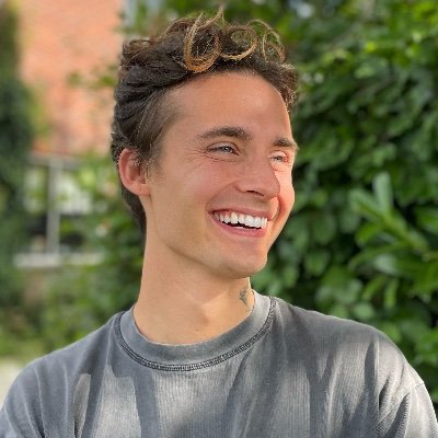 💖 Retweet for a solo DM with Christian Collins (WeeklyChris) 💖 

Must follow this account!
Picking on January 13 💞