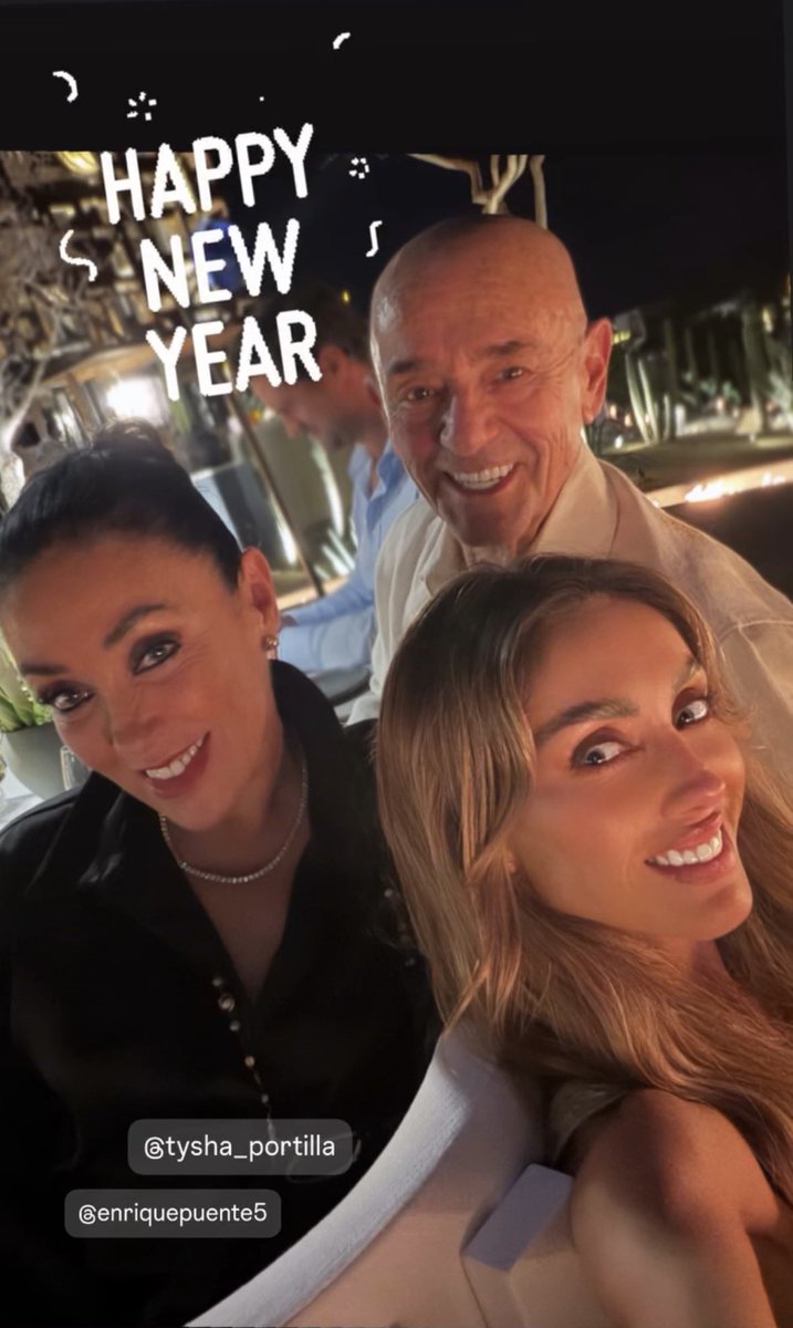 Año nuevo en familia 😍😍😍 <a href="/Anahi/">Anahi</a> ❤️❤️❤️