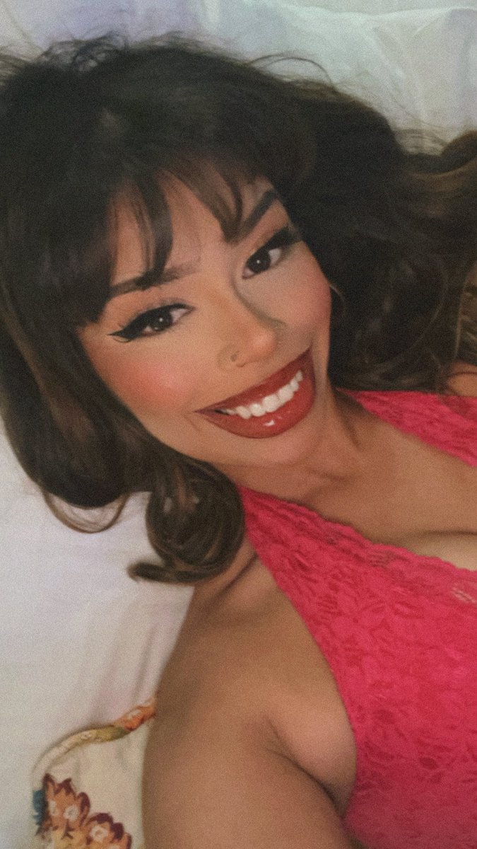 trilllqueen's tweet image. 🪄🕯️🍾