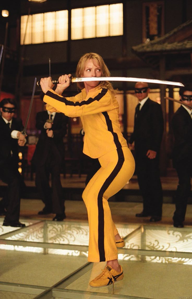 26nin ilk filmi Kill Bill. Çok geç kaldım izlemeye izlemeyen bacılarım Tarantino zaten beklemeyin. Müzikleri zaten mukkemmeeeell benim playlisti açmışlar arkadan çalıyor 🤌