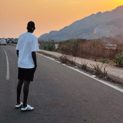 simonkenyijada's tweet photo. #NewProfilePic https://t.co/GMOmFRjWzL