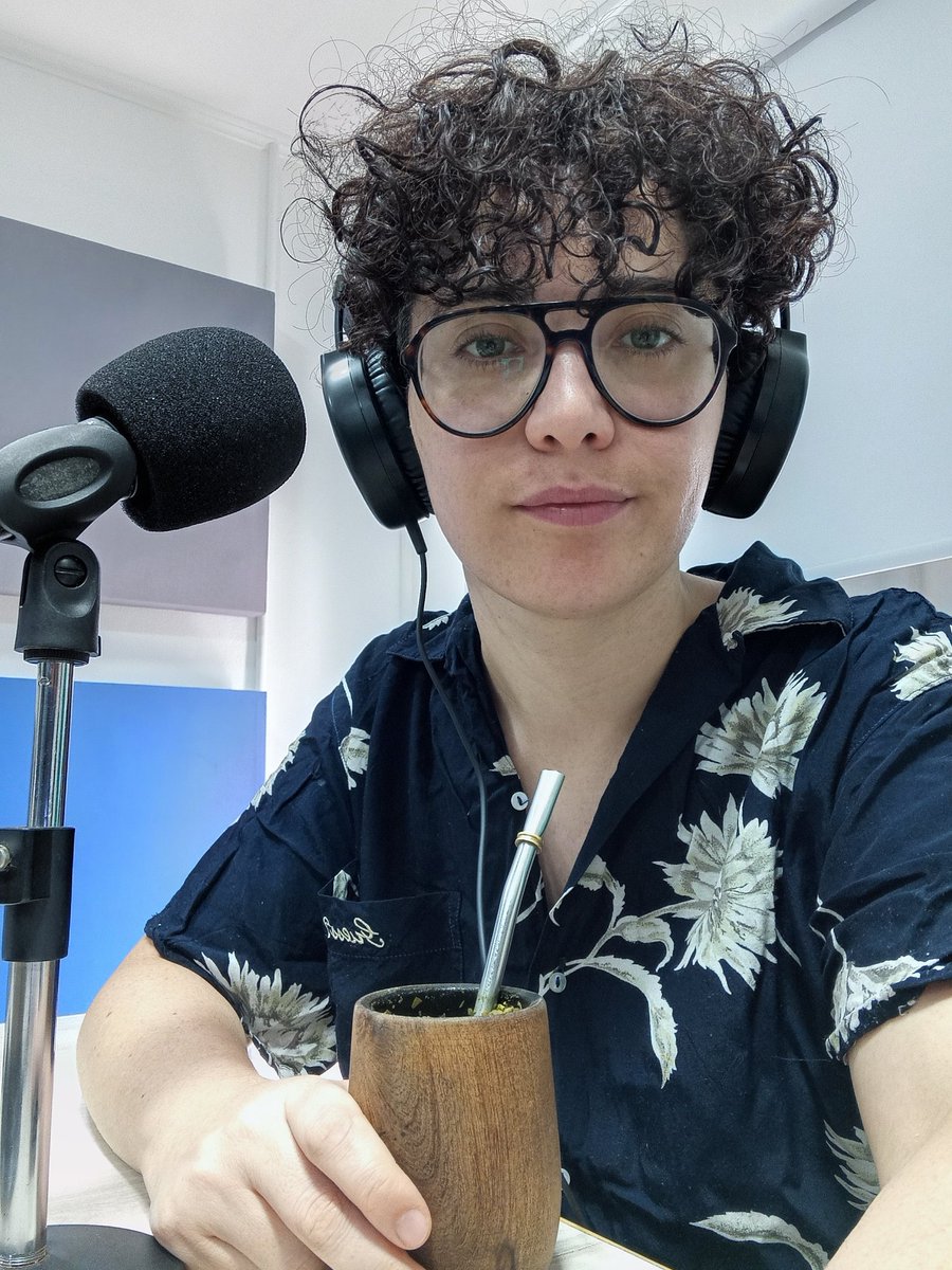 Ups, me apropié de las 4 horas de aire de la tarde de #RadioTandil
Feliz año nuevo pipol, salud y viva la patria! 🥂💙❤️💙