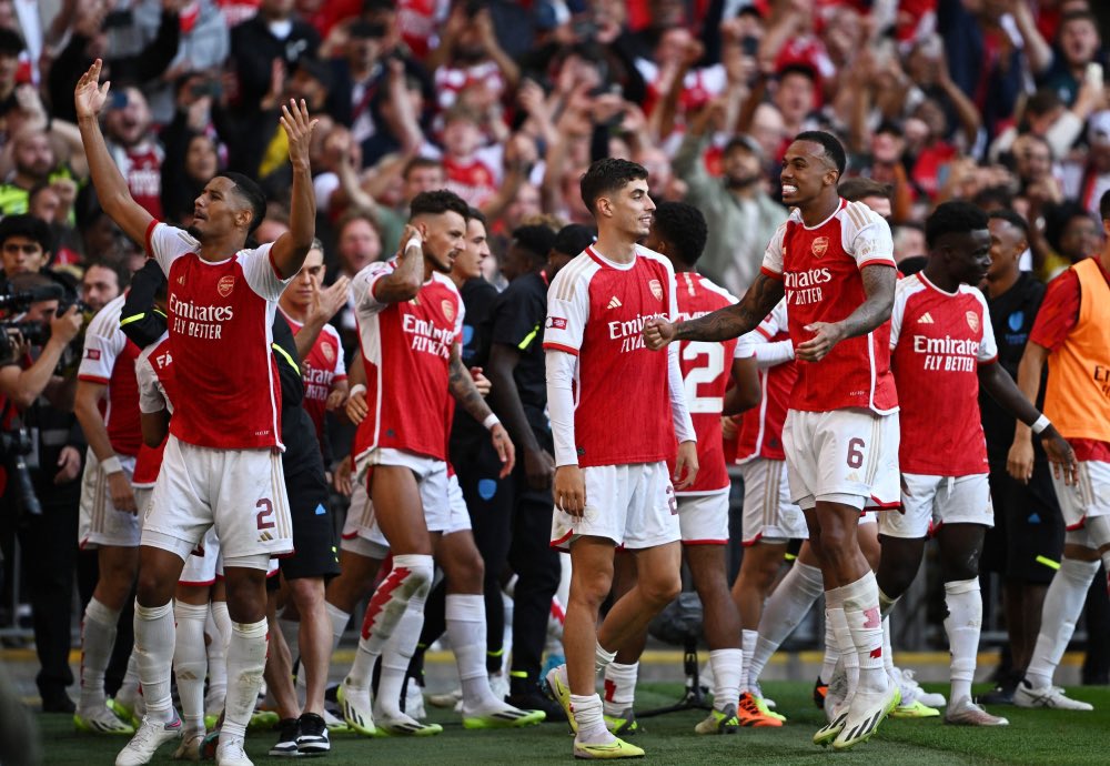 bnhashbool's tweet image. آرسنال في الصدارة وكل الأندية بعدو
الفائز الوحيد من بين الكبار في آخر جولة في الدور الأول في #البريمرليج .
تعثر السيتي وأستون فيلا وليفربول واليونايتد وتشلسي وتوتنهام 
سواء بالتعادل او الخسارة ‼️
#المدفعجية يغردون خارج السرب 
#ارسنال أقوى فريق في العالم حاليا 
#الدوري_الإنجليزي