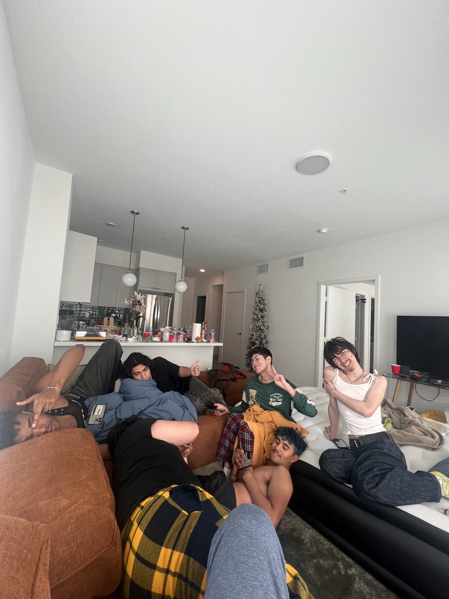 BiLatinKen's tweet image. The aftermath: