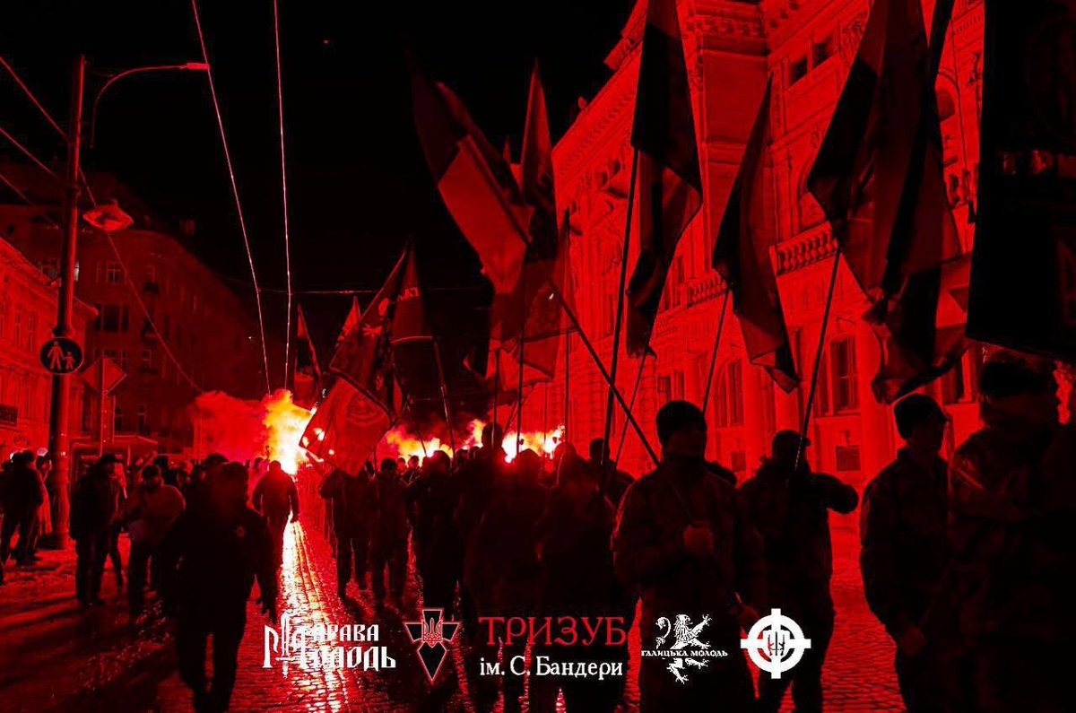 HavryshkoMarta's tweet image. When people ask me why I left Lviv, I show them photos from the Bandera marches.
Jan. 1, 2026.

I’m doing everything I can to make sure my son doesn’t grow up hating others simply because of their ethnic background.

Glory to Humanity.