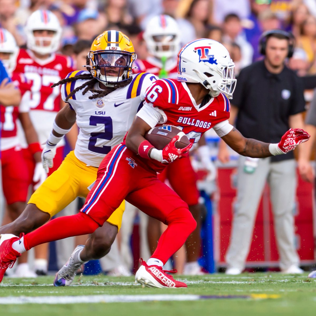 247SportsPortal's tweet image. Louisiana Tech wide receiver Marques Singleton Jr. is entering the transfer portal, his rep @Ski_Axel tells @chris_hummer.

The 5-foot-8, 160-pound junior had 23 catches for 155 yards and a touchdown in nine games played this season.

247sports.com/player/marquis…