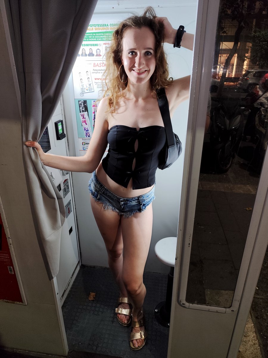 AssandraX's tweet image. My favourite length of shorts 🫶🏻