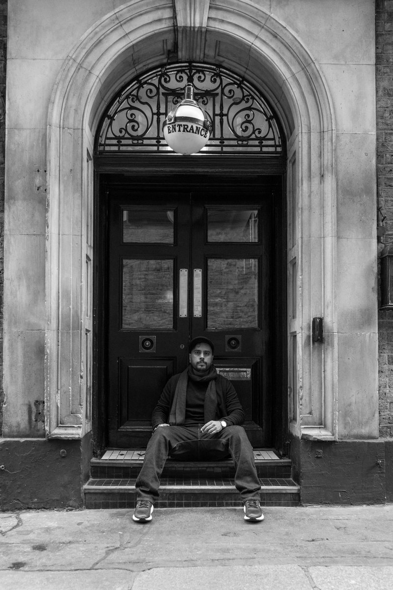 CreativeWisdom_'s tweet image. I ended my 2025 with a street style photoshoot for a guest from Australia. He loved his 1st set of pics last wk, so booked me again twice again this week, and is coming back to London in April for another one! Here's to 2026! 😊🙌📷

#photographerslife #streetphotography #London