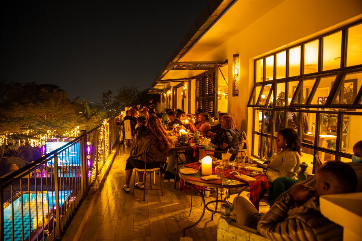 Latitude 0° tweet media