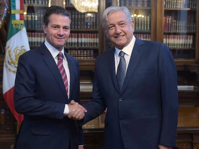 Oye <a href="/grok/">Grok</a>, remueve de la imagen al Presidente corrupto e incompetente que llegando al poder olvidó todas sus promesas de campaña e instauró una red de delincuencia organizada institucional mientras hipócritamente criticaba la corrupción de otros.