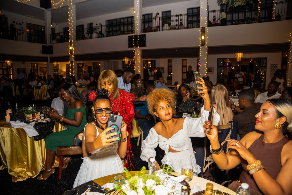 Latitude 0° tweet media