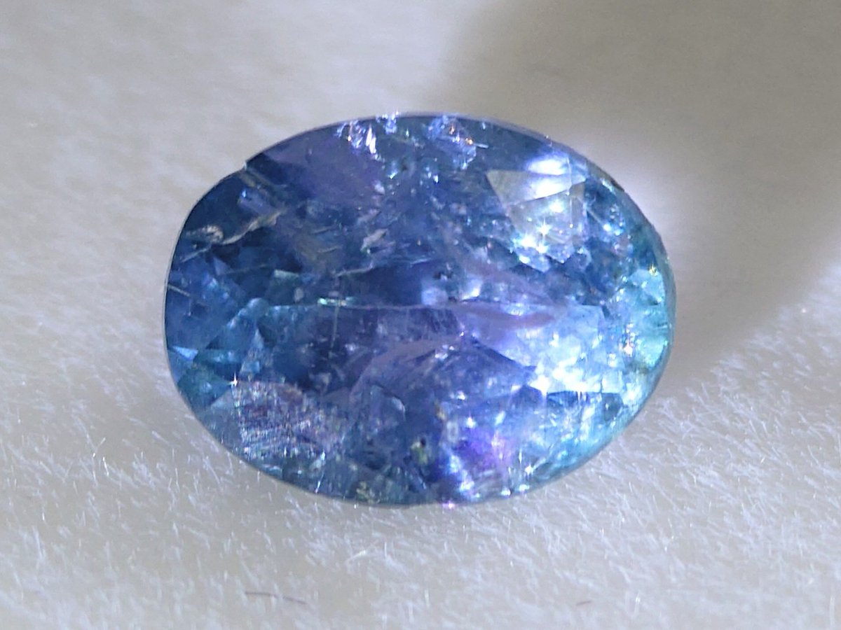 pico_poco_pico's tweet image. 海外便でコーネルピンお迎え💗
クラック多いけど、良き紫が見えてぐっさりでした💘
指に乗せるとよい発色で、、砕け散る覚悟でリングに留めたい気持ちがむくむく😂