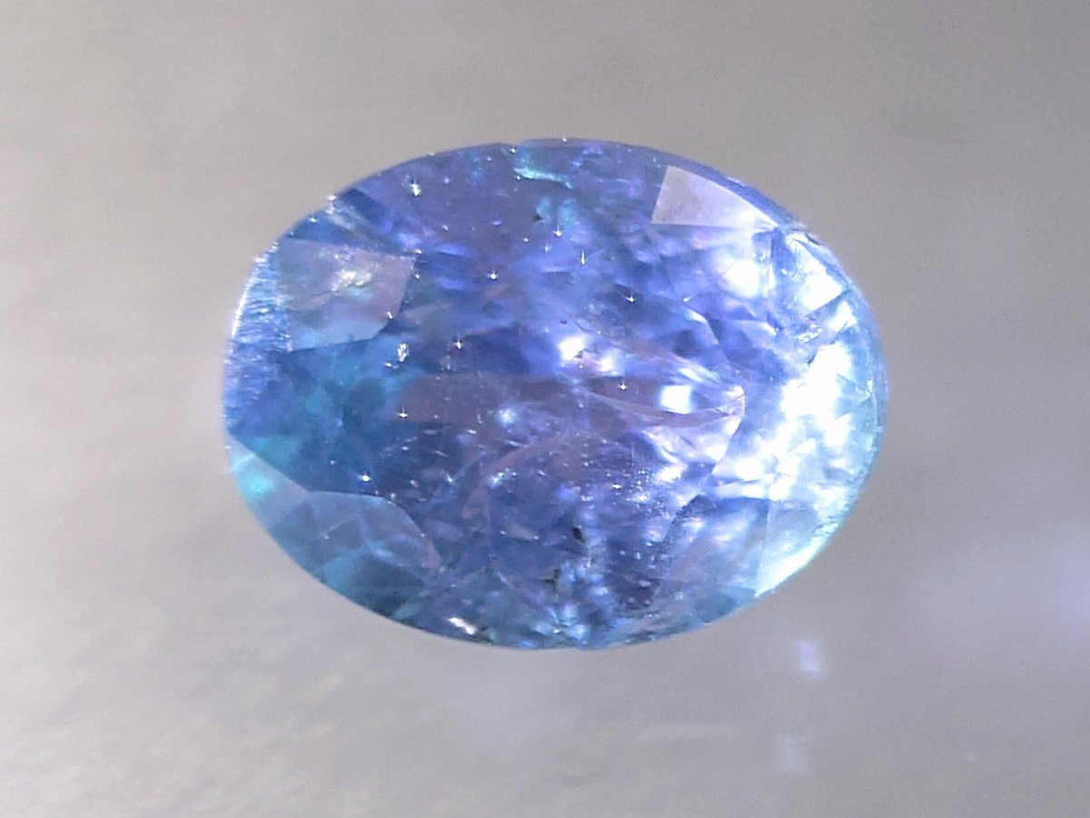 pico_poco_pico's tweet image. 海外便でコーネルピンお迎え💗
クラック多いけど、良き紫が見えてぐっさりでした💘
指に乗せるとよい発色で、、砕け散る覚悟でリングに留めたい気持ちがむくむく😂