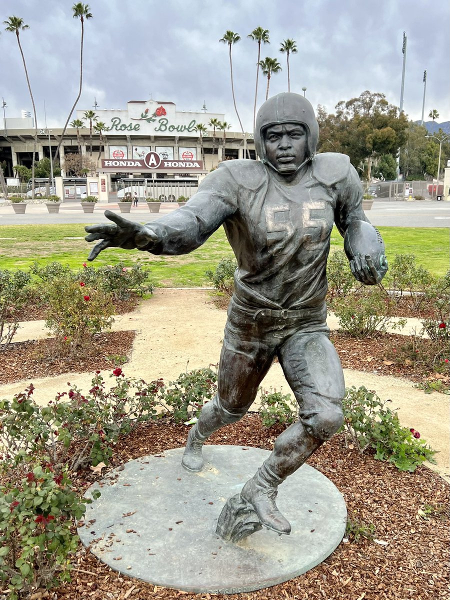 College Football Campus Tour tweet media