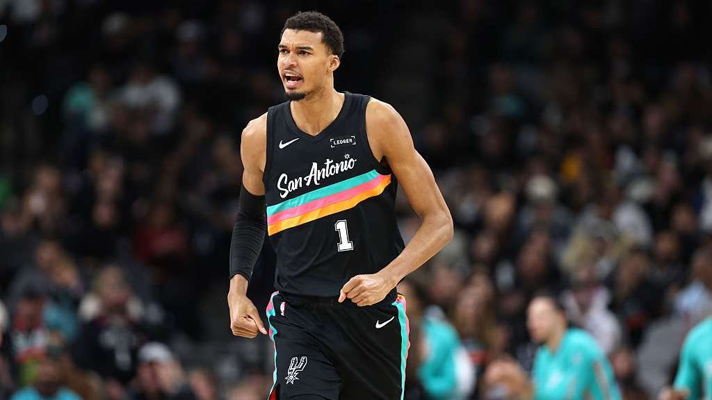 Josh810's tweet image. Victor Wembanyama will be ineligible for DPOY, MVP, All-NBA, or All-Def if he fails to play 65+ games. 

Including the NBA Cup Final:
• He's at 22 games, needs 43 more
• Spurs have 48 games left after 1/2/26
• After Friday, he'll officially be ineligible if he misses 6 games