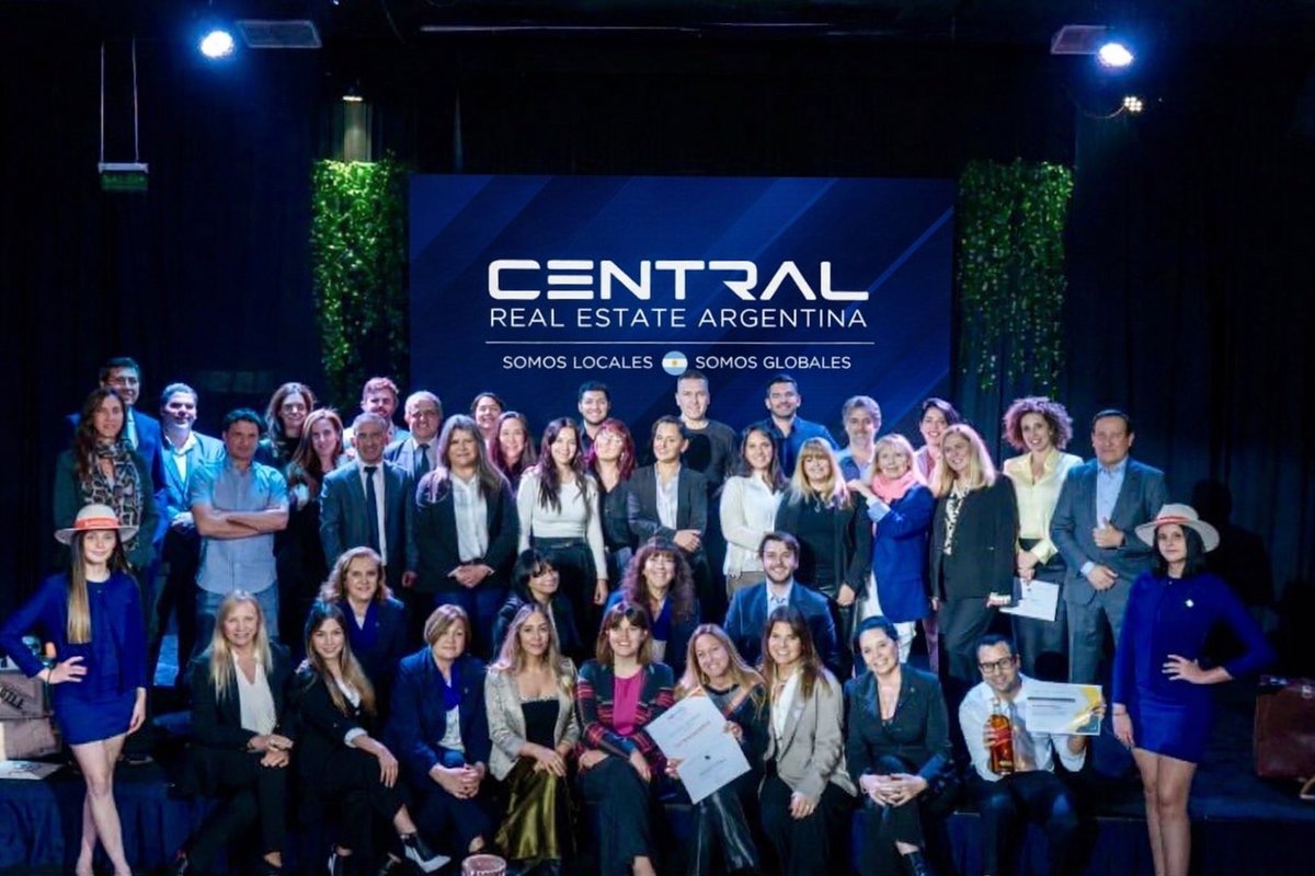 centralmaxresrl's tweet photo. Somos Locales🇦🇷, Somos globales 🌎
Detrás de cada persona, un equipo.
Y detrás del equipo, una organización que respeta el esfuerzo, la calidad humana y la capacidad de superarse todos los días con ética al servicio de la industria inmobiliaria.
https://t.co/jak94NGMQt https://t.co/pHyb4xY7Hh