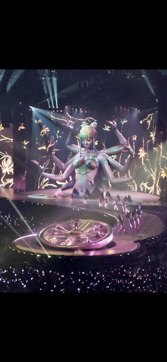 新闻调查 tweet media