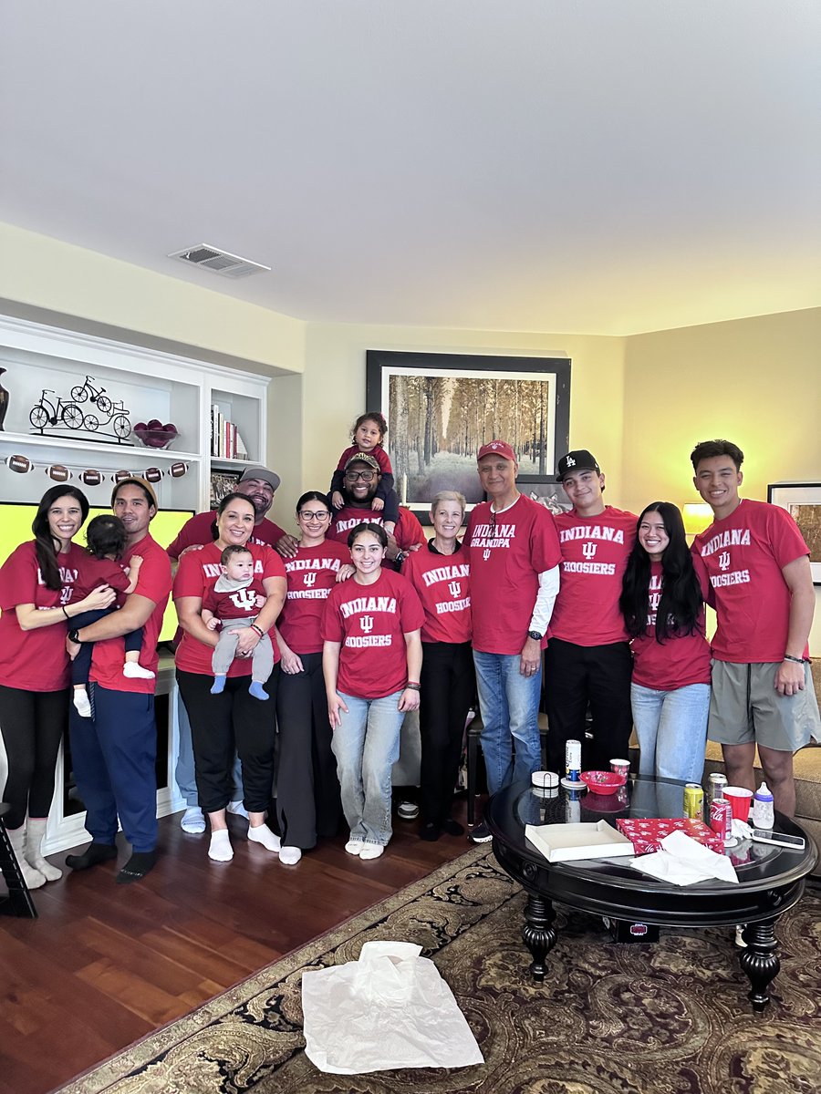 Coach Muñoz tweet media