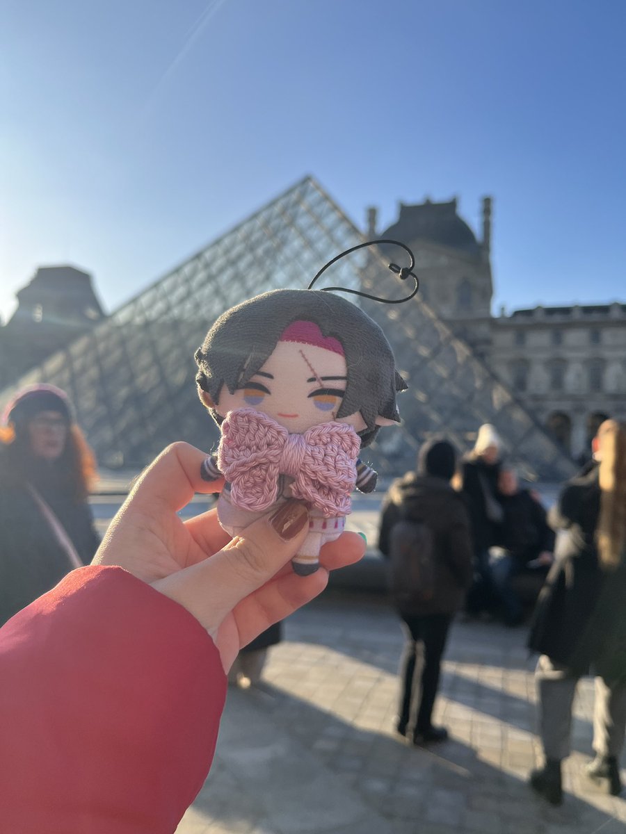Bonne année avec Zali pape
I took him to his home^^
#VezaliusBandage