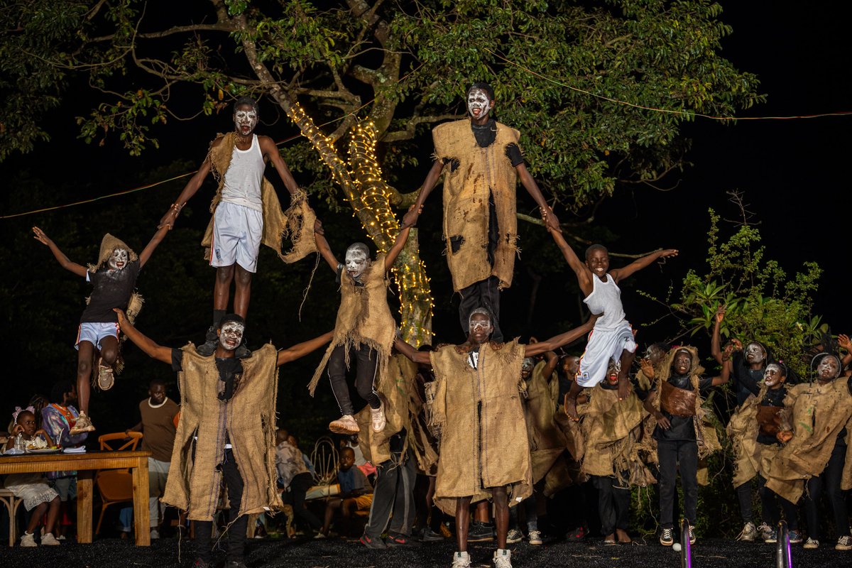 Latitude 0° tweet media