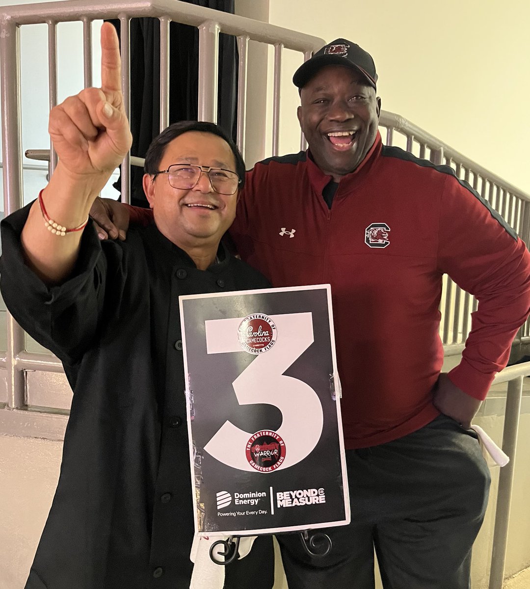BenBowers33's tweet image. From TK Sam (@TKOriental):

Unstoppable Sandstorm Warriors women’s basketball team and the great coaches beat Alabama because Mr George Rogers is in  CLA forever to thee.

@georgerogers38 @CLAmktg @GamecockWBB @dawnstaley @Coachboyer @LawLaw08 @DellyWEN @Coach_Wools @Ksessions_05