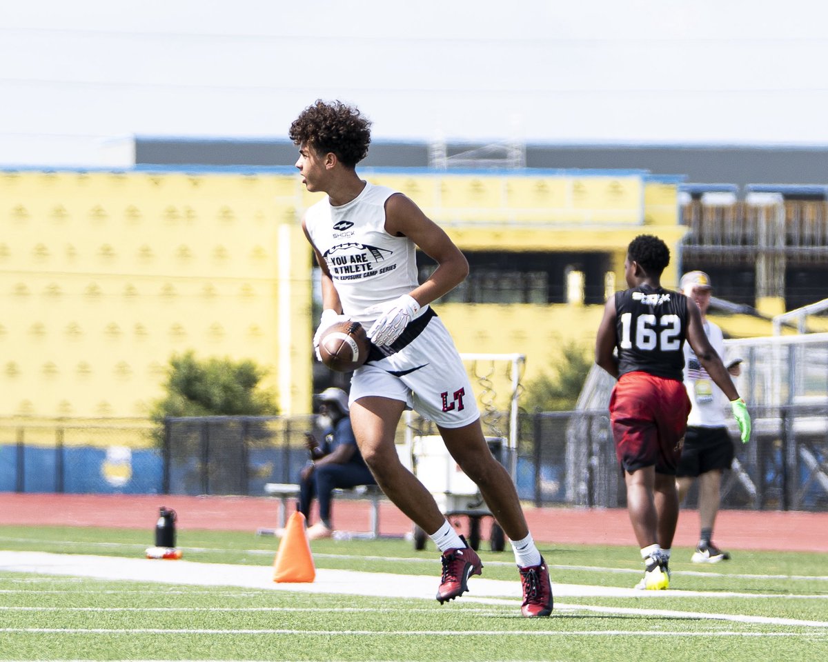 TheRealTDGold's tweet image. Grateful to have the opportunity to compete at the YAA CAMP SERIES this Saturday in Dallas!
@youareathlete @LTHSCavFootball @LT_FBRecruiting @On3Recruits 
@ForwardAthletes @GrowthWithDesso 
@CoachRJGomez