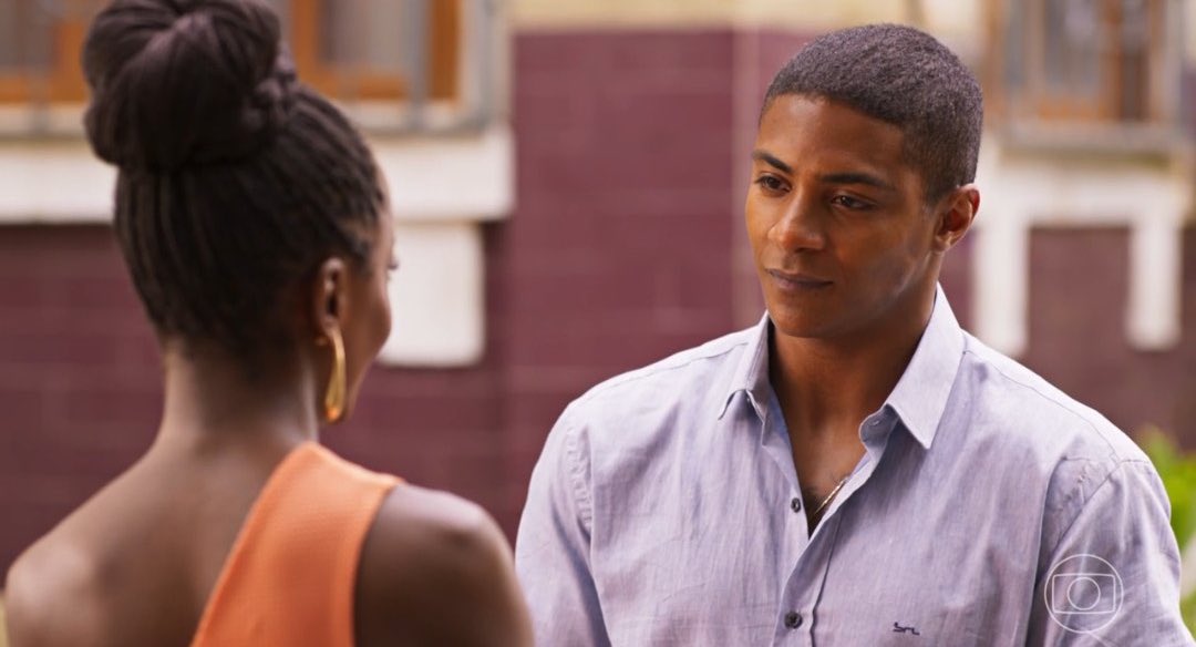 joycemcsantos's tweet image. no fim do dia a Leona não ama ninguém. 

não amava o Marlon, sentia tesão e sede de voltar ao passado. não ama o Samuel, só sente que através dele consegue estar mais próxima da fonte de sua obsessão: Sofia. e nesse ciclo, ninguém se cura.

#DonaDeMim