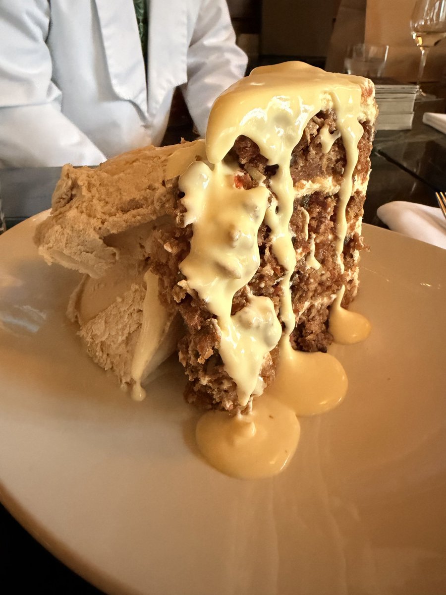 cassiwalker's tweet image. I was going to go to the art museum for free first Thursday but then I was served this literal mountain of carrot cake and I don’t want to carry it around
