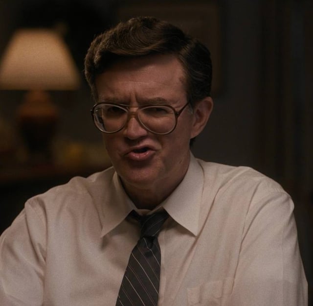 Ted Wheeler a série inteira:

| A Única fala dele: Language 

#StrangerThings5