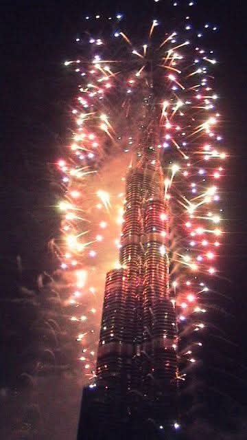 dard_e_disco_'s tweet photo. Welcomed 2012 with Burj Khalifa… ❤️ tab hi decide kar liya tha.... ab tau ye hi view forever favorite hai.

#Throwback2012 
#TimelessMoments https://t.co/uDuz3nPzFo
