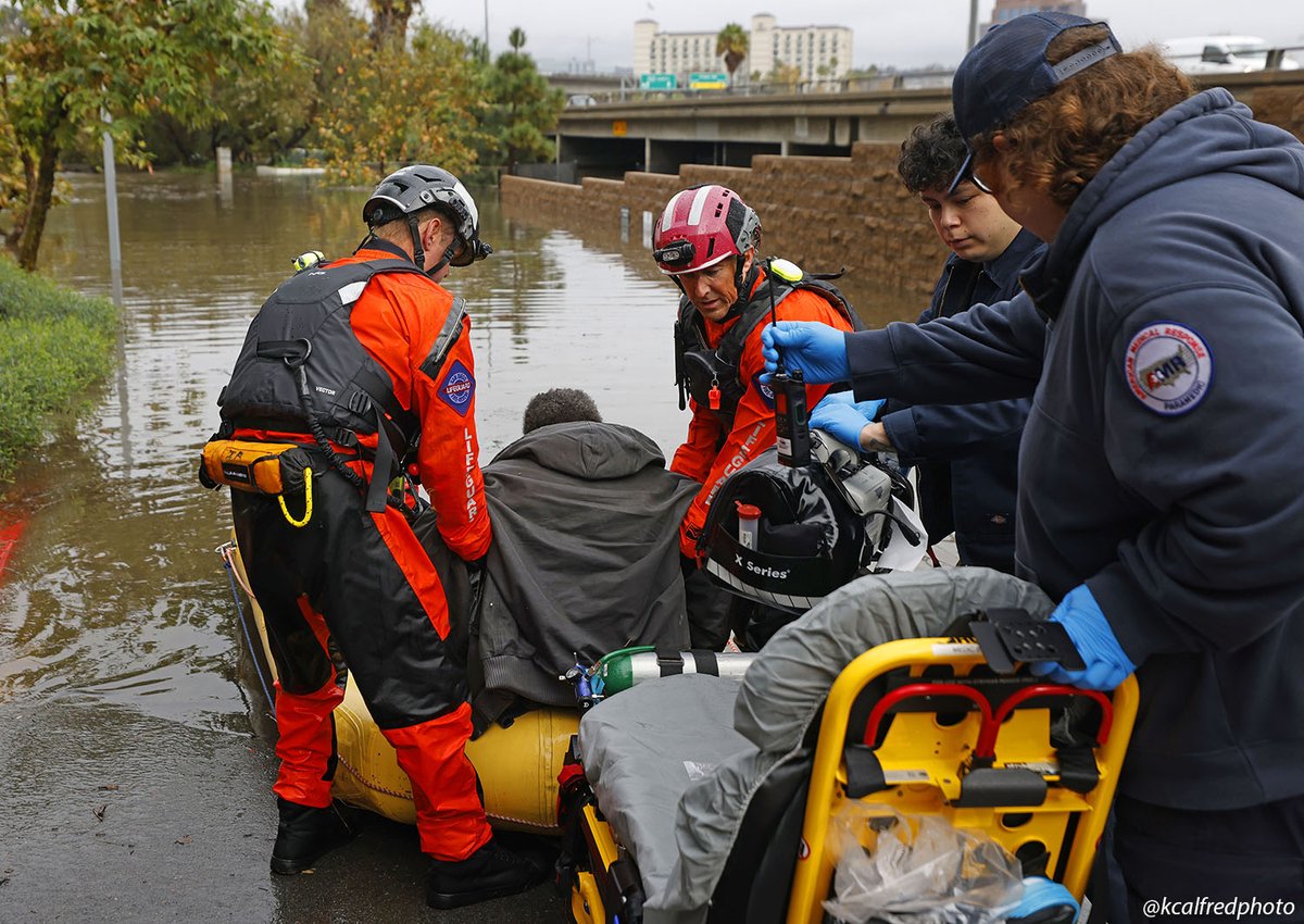 KCAlfredPhoto's tweet image. Scenes from a flooded Mission Valley after the San Diego River overflowed.