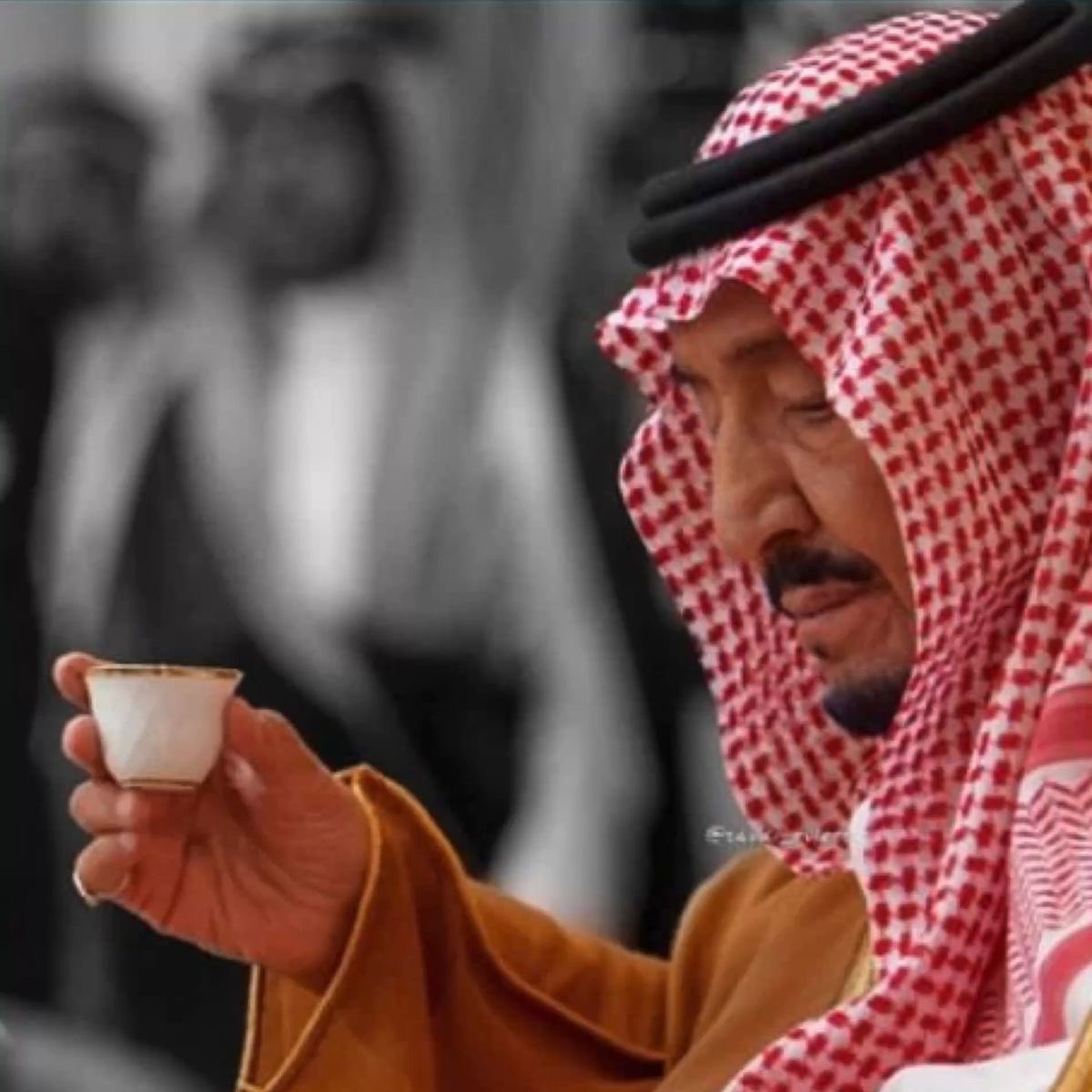 اذا غضب يغضب لغضبه ثلاثين مليون سعودي
لا يسألونه فيما غضب🇸🇦🦅