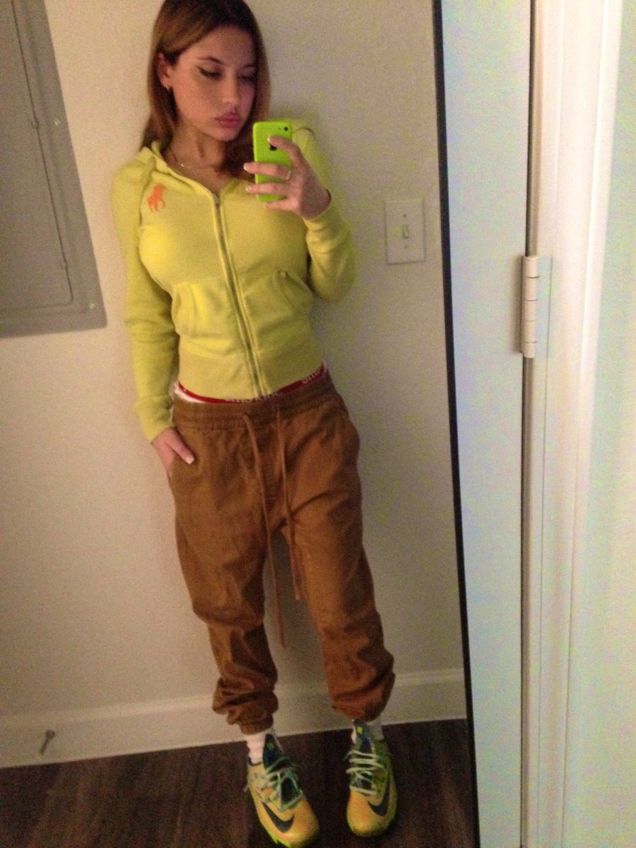 420yari's tweet image. New year, same shi