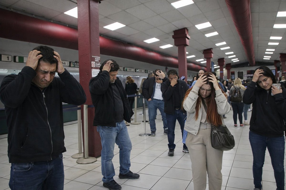 #BajaCalifornia | Ya no más filas, estrés, tiempos de espera ni pedir permiso en el trabajo para refrendar la tarjeta de circulación.

A partir de este 1 enero el refrendo será únicamente en línea.

El Gobierno del Estado anunció un descuento por pronto pago:

12% en el mes de