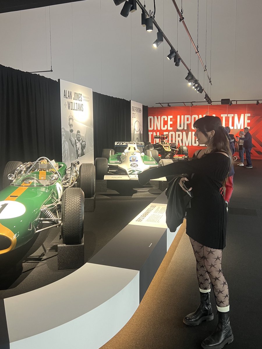 pixelcutes's tweet image. 🚗 👈 !!!