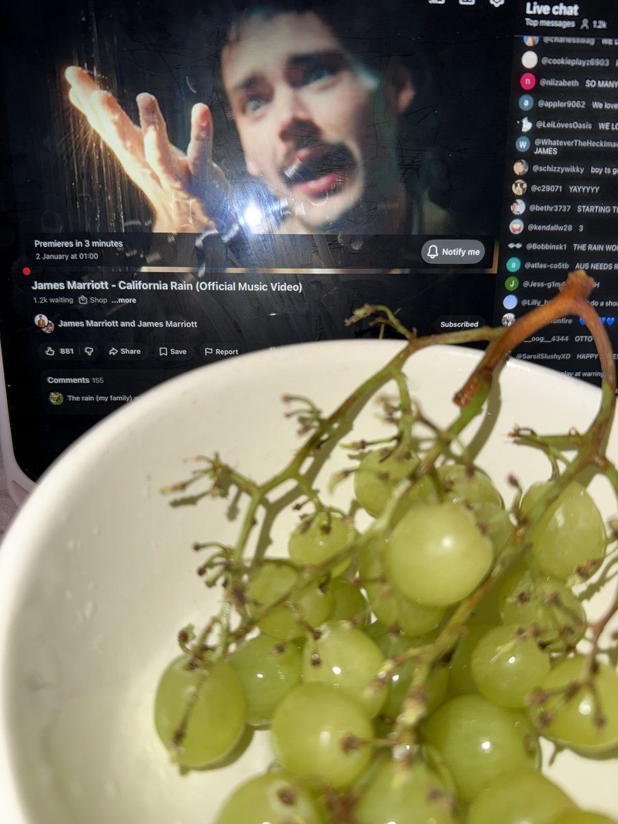 surelynotmaya's tweet image. wrong song guys, my bad #californiarain