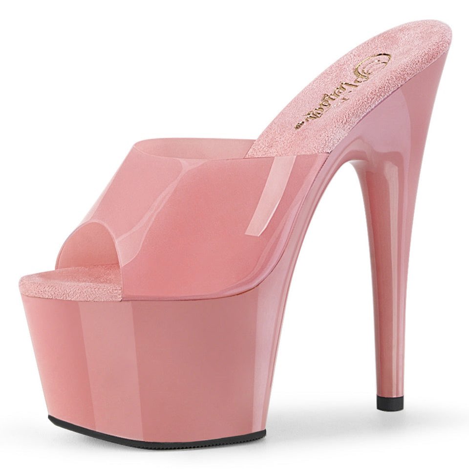 lcecrave's tweet image. Ice Spice seen arriving &amp;amp; leaving the club in 7-inch Pleasers