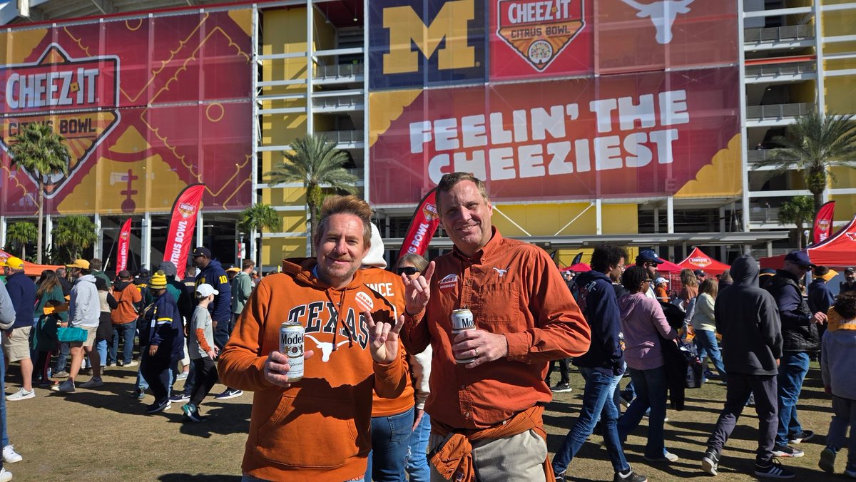 longhorndave's tweet photo. Had a great time at the #CheezitBowl #CitrusBowl yesterday https://t.co/HMCI3DAxjO