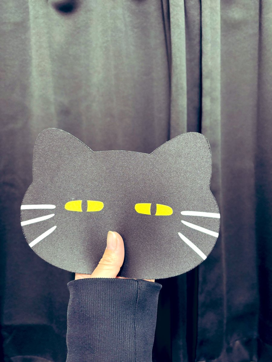 soda__acnh's tweet photo. くろねこちゃんのマウスとパッド🫶
お手頃価格やし使いやすいしかわいい🐈‍⬛
最近手荒れとお爪割れが重なってしんどい🤧

#デスク周り
#デコネコ
#decohome https://t.co/iqvEdbQMf3